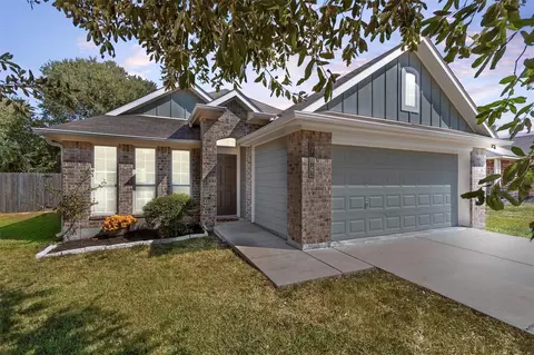 706 Heritage Dr, Navasota, TX 77868