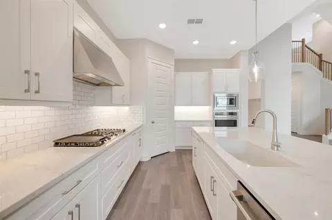 Kitchen - 18611 Rumba Ct, Conroe, TX 77302 photo 4 of 5