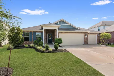 519 High Holly Cir, Magnolia, TX 77354