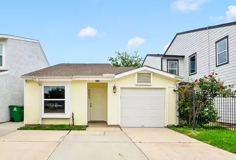 4508 Stanford Ct, Houston, TX 77041