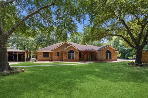 223 Pin Oak Ln, Magnolia, TX 77354