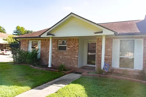 3878 Laura Leigh Dr, Friendswood, TX 77546