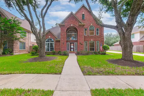 633 Clarenda Falls Dr, Sugar Land, TX 77479