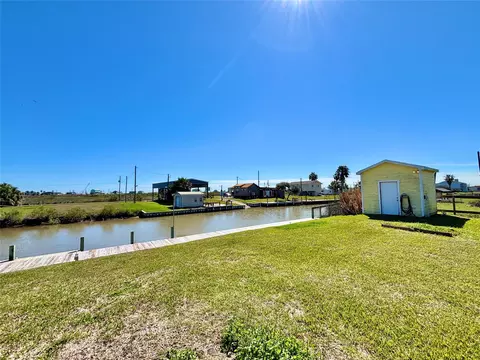 355 County Road 202, Sargent, TX 77414