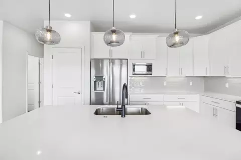 1335 Sapphire Palms Ct, San Leon, TX 77539