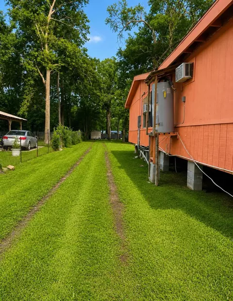 Exterior - 13080 Forest Trl, Conroe, TX 77306 photo 6 of 8