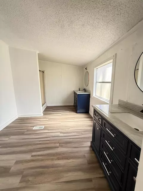 Bath - 13080 Forest Trl, Conroe, TX 77306 photo 3 of 4