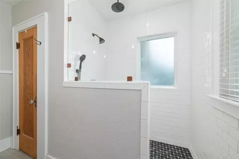 Bath - 401 E Main St, Weimar, TX 78962 photo 5 of 5