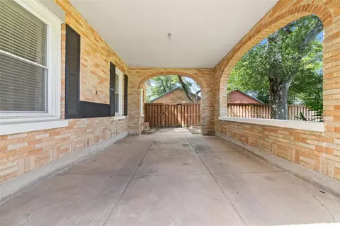 Exterior - 401 E Main St, Weimar, TX 78962 photo 5 of 8