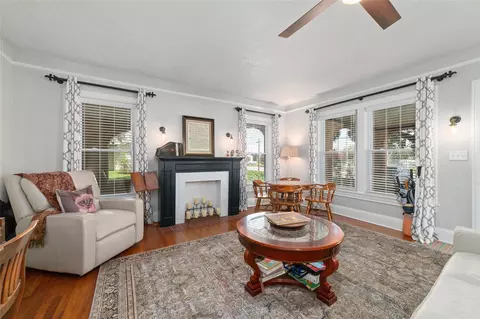 Living - 401 E Main St, Weimar, TX 78962 photo 2 of 4