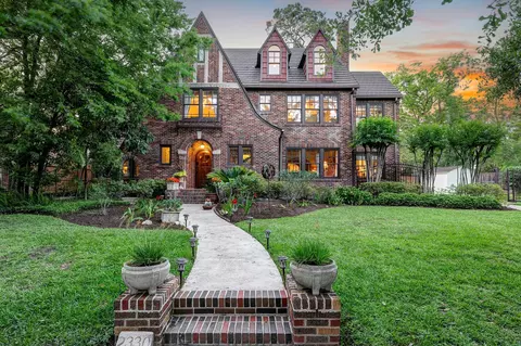 2330 Glen Haven Blvd, Houston, TX 77030
