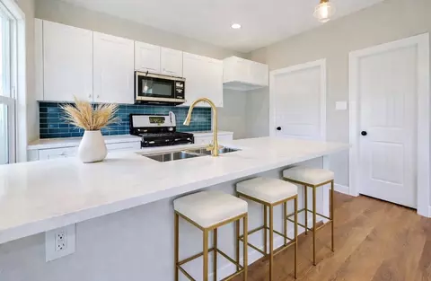8361 Tate St, Houston, TX 77028