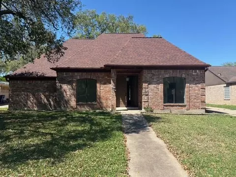 6918 Marisol Dr, Houston, TX 77083