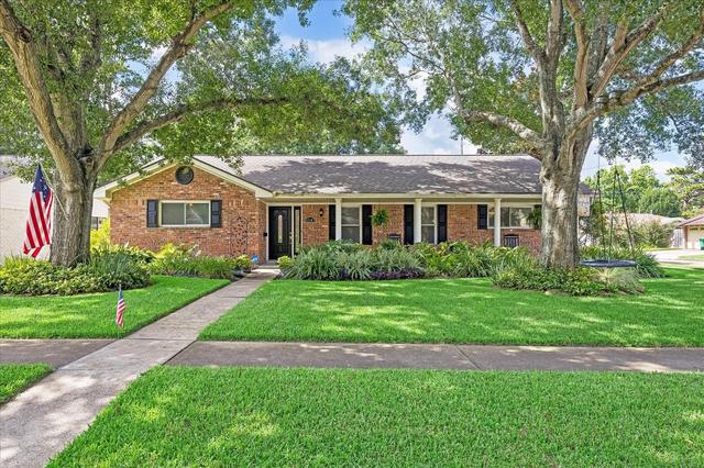 5547 Wigton Dr, Houston, TX 77096