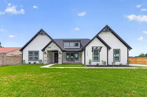 31807 Charter Ln, Waller, TX 77484
