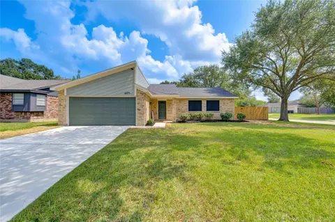 4870 Sulley Dr, Alvin, TX 77511