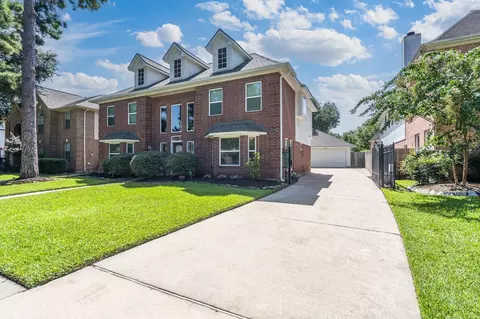 8814 Apple Mill Dr, Houston, TX 77095