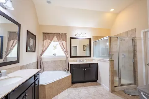 Bath - 22002 Flashing Ridge Dr, Spring, TX 77389 photo 1 of 3
