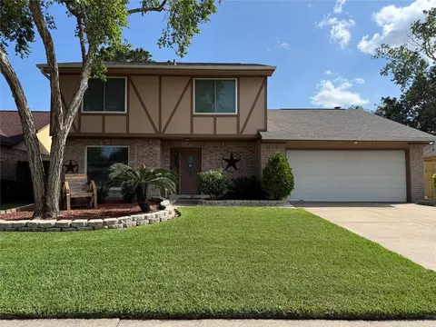 15226 Stradbrook Dr, Houston, TX 77062