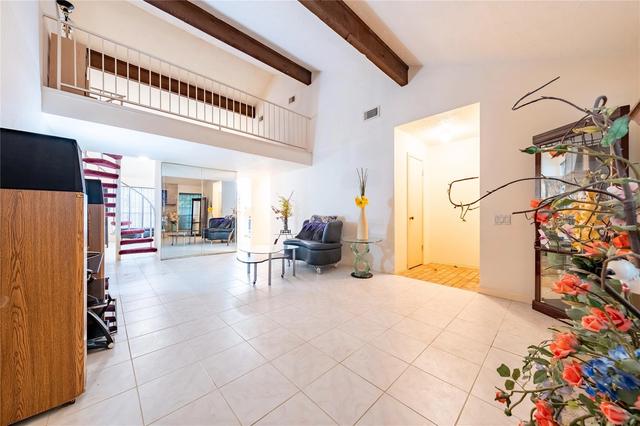 9168 Wilcrest Dr #9168, Houston, TX 77099
