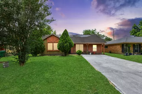 6226 Standing Oaks St, Houston, TX 77050
