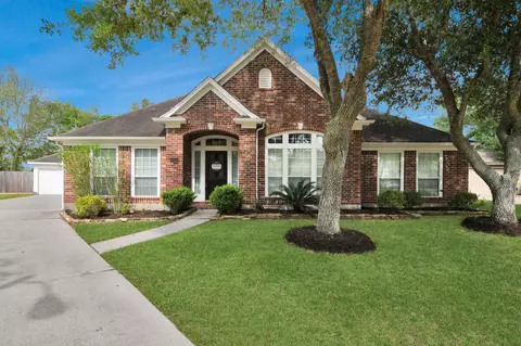 2802 Creek Bend Dr, Friendswood, TX 77546