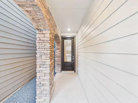 8918 Terrace Pass Dr, Houston, TX 77080