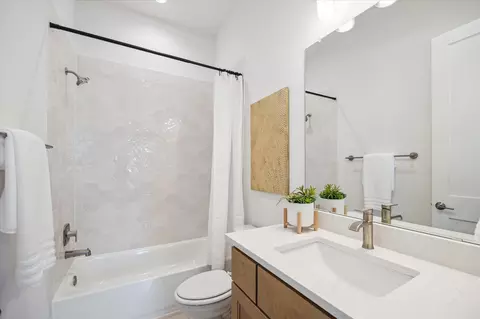Bath - 403 Venado View Ct, Conroe, TX 77304 photo 5 of 6