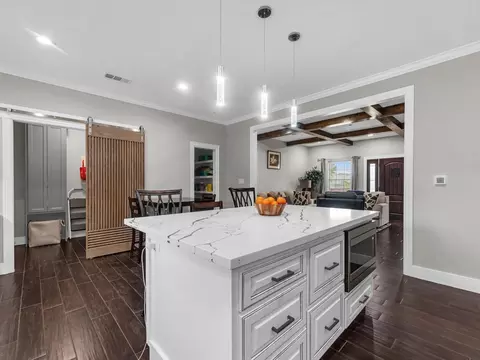 Kitchen - 528 Draylon Dr, Conroe, TX 77303 photo 4 of 5