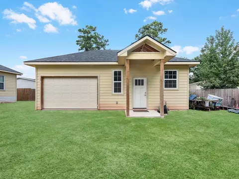 Exterior - 528 Draylon Dr, Conroe, TX 77303 photo 6 of 8