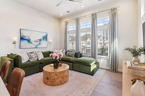 6211 Brighton Oaks Ln, Houston, TX 77008