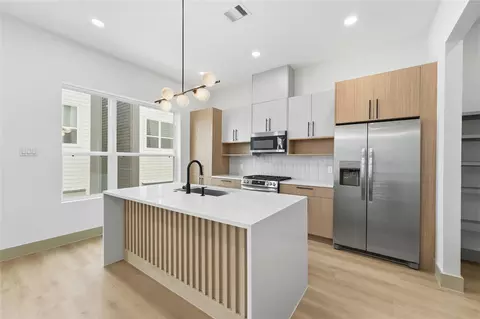 2953 Delafield St, Houston, TX 77023