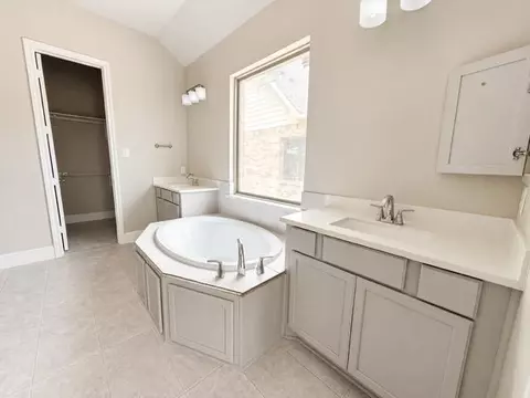 Bath - 32115 Pond Pine Ct, Spring, TX 77386 photo 1 of 2
