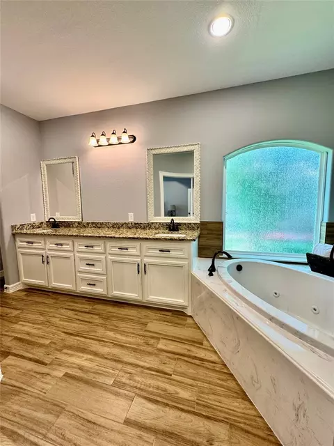 Bath - 105 Coral Gables, Trinity, TX 75862 photo 1 of 9