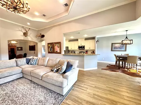 Living - 105 Coral Gables, Trinity, TX 75862 photo 3 of 8
