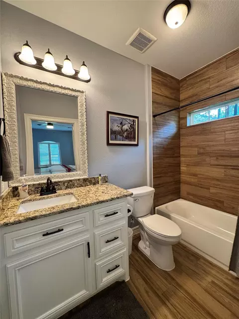 Bath - 105 Coral Gables, Trinity, TX 75862 photo 7 of 9