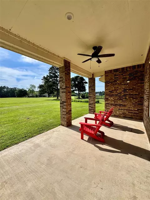 Exterior - 105 Coral Gables, Trinity, TX 75862 photo 5 of 9