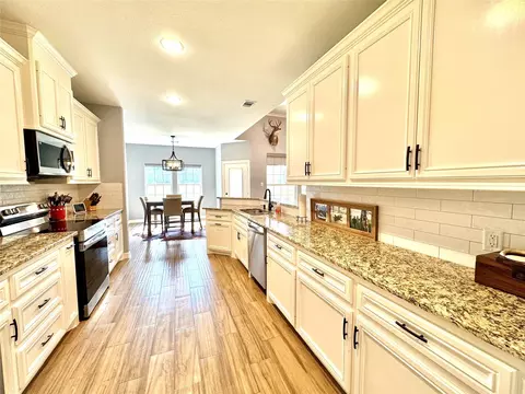 Kitchen - 105 Coral Gables, Trinity, TX 75862 photo 4 of 6
