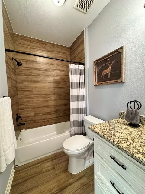 Bath - 105 Coral Gables, Trinity, TX 75862 photo 9 of 9