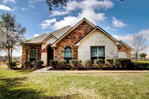 3327 River Bend Dr, Rosenberg, TX 77471