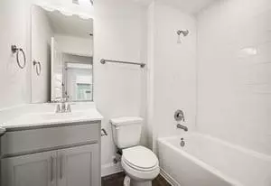 Bath - 19 Greenbriar Loop, Angleton, TX 77515 photo 1 of 3