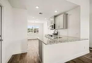 Kitchen - 19 Greenbriar Loop, Angleton, TX 77515 photo 1 of 3