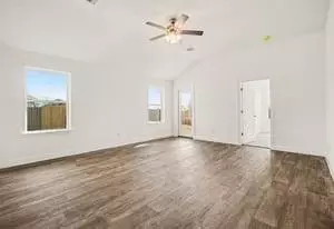 Living - 19 Greenbriar Loop, Angleton, TX 77515 photo 3 of 3