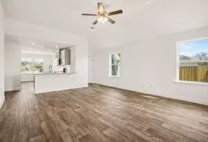 Living - 19 Greenbriar Loop, Angleton, TX 77515 photo 2 of 3