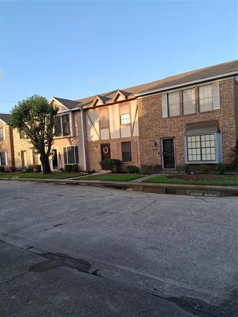 3673 Briar Creek Dr N, Beaumont, TX 77706