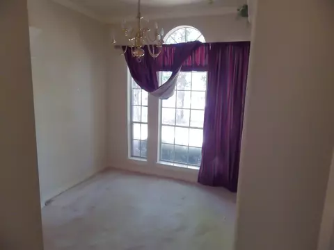 Living - 12 Robin Trl, Conroe, TX 77304 photo 4 of 5
