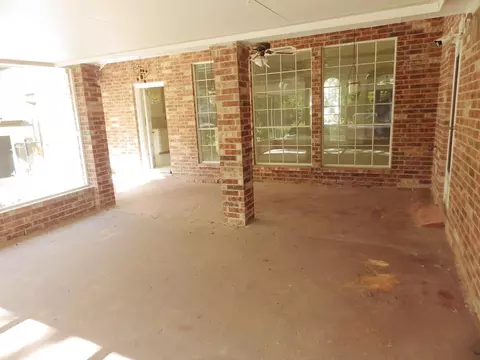 Exterior - 12 Robin Trl, Conroe, TX 77304 photo 8 of 9