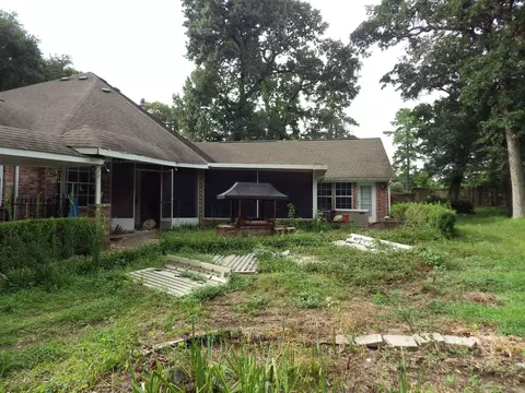 Exterior - 12 Robin Trl, Conroe, TX 77304 photo 5 of 9
