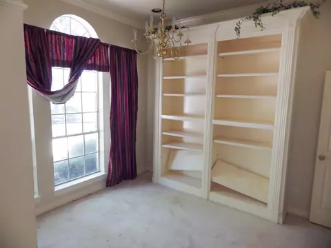 Living - 12 Robin Trl, Conroe, TX 77304 photo 5 of 5