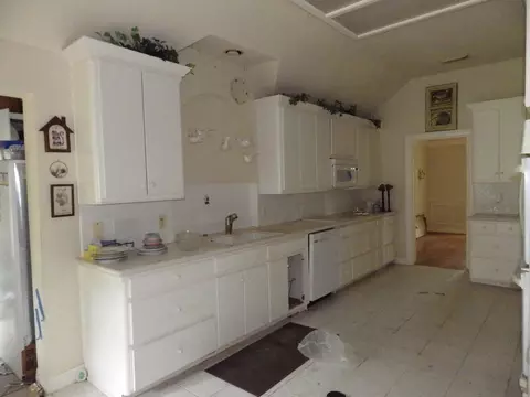Kitchen - 12 Robin Trl, Conroe, TX 77304 photo 1 of 2